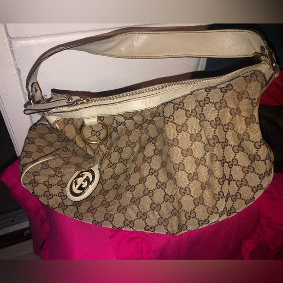 Gucci hobo project piece monogram medallion - Picture 1 of 7